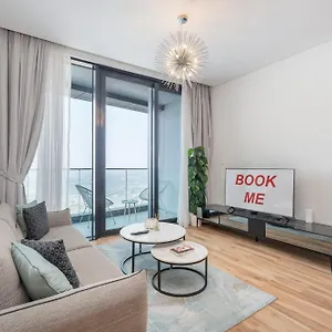 Stylish Jbr Sleeps 4 With Marina Views Dubai