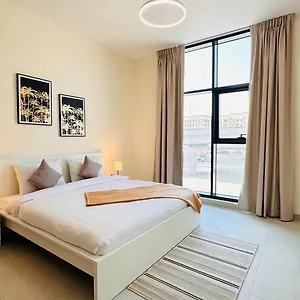 Apartment Palette Lavish At Concord Tower With Rooftop Pool