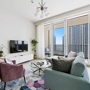 Апартаменты Stylish 2-bedroom In Creek Harbour Tower 19 *