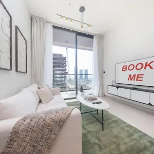 Elegant Jvc Sleeps 4 With Balcony 아파트 두바이