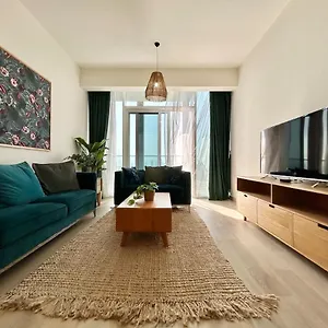 Homes2retreat - Luxury Finishes With Full Skyline View 아파트 *