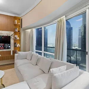 Elegant Haven And Spacious 2br In Terrace * Dubai