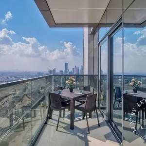 Luxury 2bdr With Private Balcony 아파트 *