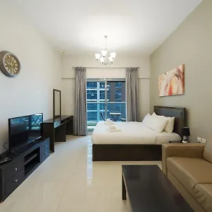 Elite Retreat In Business Bay District بيت للعطل