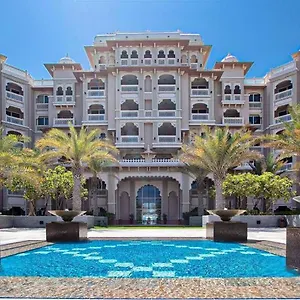Vogue Luxury Three Bedroom And Kids At Grandeur Residence, Huge Private Sea-view Terrace, Private Access, Get 30 Percents Off Zabeel Saray Dining Apartment Dubai