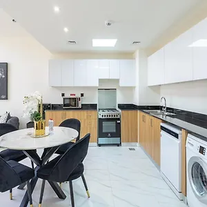Cozy House Suitable For Family * Дубай