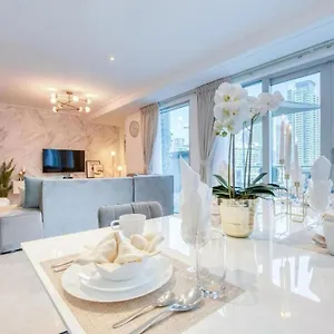아파트 Marina 1br With Big Terrace 두바이