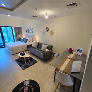 Click - Jlt - Entire & Balcony Lakes View -na 아파트