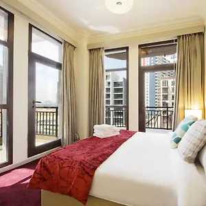 Appartamento Silk Valley - Luxury 1B With Near Miracle Garden Dubai