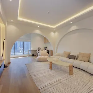 아파트 Luxury 3 Bedroom In Lakes Tower Jlt *