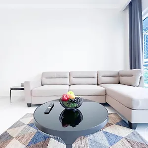Stylish 1-bedroom Retreat With Balcony Views Appartamento Dubai