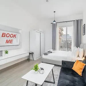 Apartment Cozy Jvc For 2 With Balcony