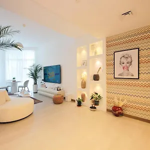 Urban Oasis 2br Retreat In With Pool View アパート