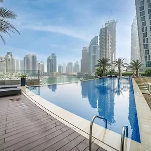 Chic Waterfront 1 Bed With Panoramic Marina Views Dubai