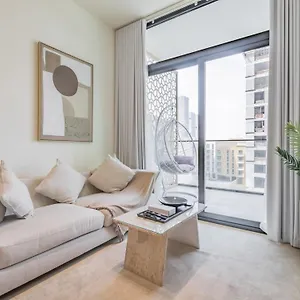 Trps - Binghatti Emerald, Jumeirah Village Circle - Luxury 1br Haven Lägenhet *