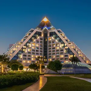 Hotel Raffles 5*