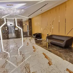 Premium Lovely With Balcony In Apartment