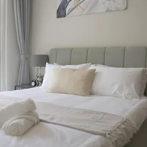 Vera Residences By Damac I 1br Luxury Apartment *