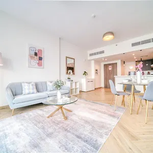 Sunlit 1br At Al Kifaf 1 Residences West Bur By Deluxe Homes * Dubai