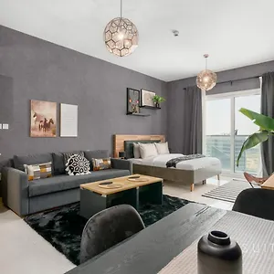 Apartment Centre Prime With Pool And Gym Access *