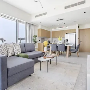 Frank Porter - Golf Apartment *
