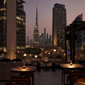 Hotel Four Seasons International Financial Centre 5*