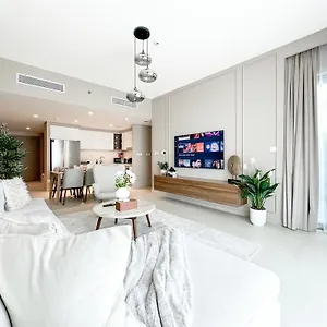 Apartment Sky High Luxury 50th Flr Lux 2bdr In Downtown Dubai