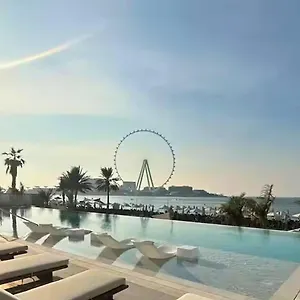 Trps - La Vie, Jumeirah Residences - 2br Beachfront - Furnished With Direct Private Access アパート ドバイ