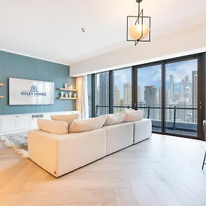 Gorgeous With Full Marina & Skyline View *